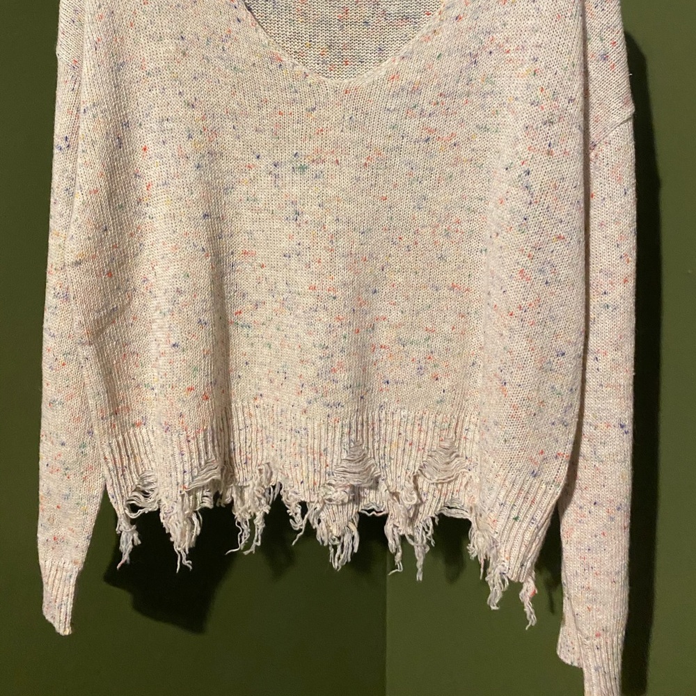 🌟 V-neck Confetti Pattern Distressed Sweater🌟 - Picture 7 of 9